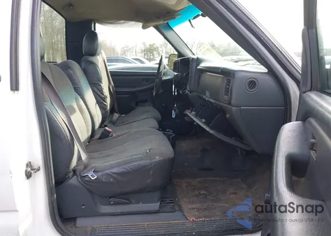 2002 Chevrolet Silverado 2500Hd from USA, damaged, VIN 1GCHC24U42E296228